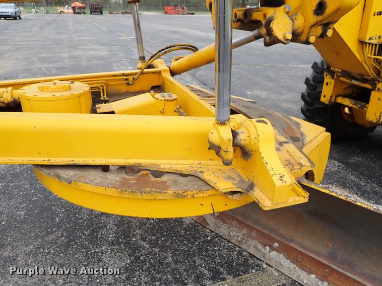 image for item DF1084 John Deere 770A motor grader