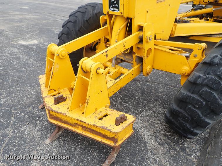image for item DF1084 John Deere 770A motor grader