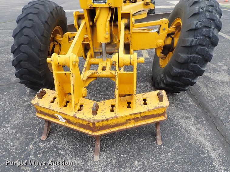 image for item DF1084 John Deere 770A motor grader