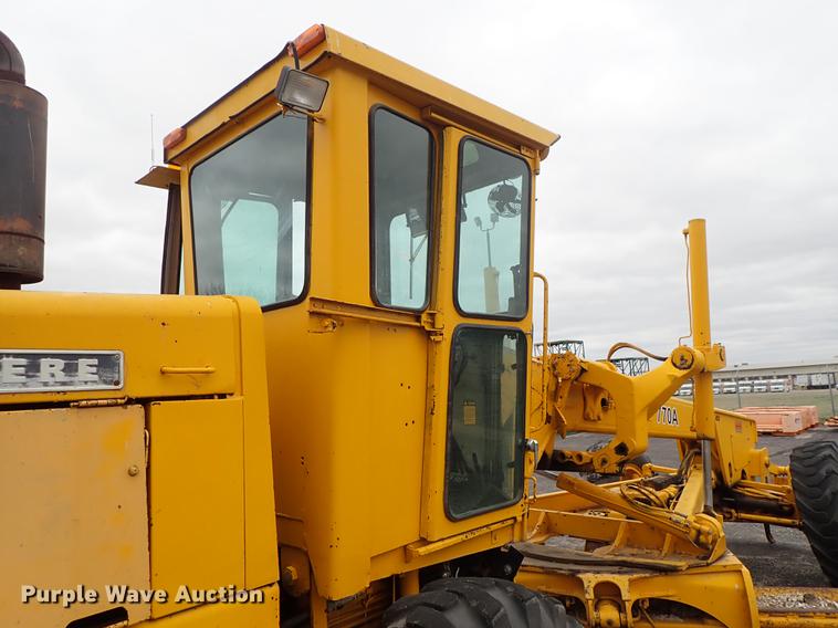 image for item DF1084 John Deere 770A motor grader