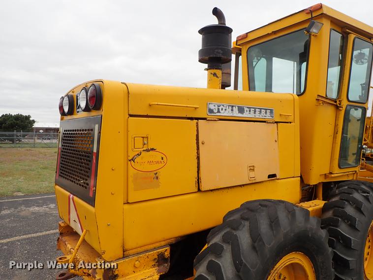 image for item DF1084 John Deere 770A motor grader