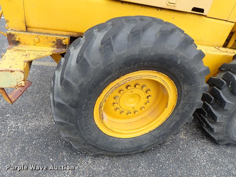 image for item DF1084 John Deere 770A motor grader