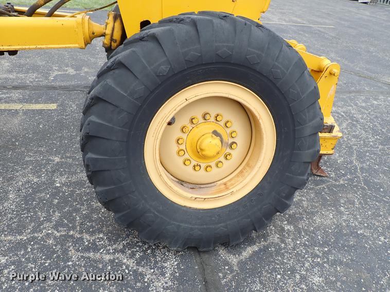 image for item DF1084 John Deere 770A motor grader