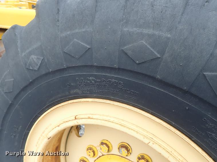 image for item DF1084 John Deere 770A motor grader