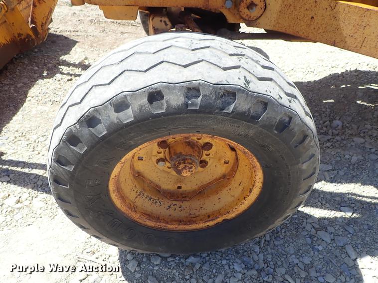 image for item DF1105 John Deere 401C industrial tractor