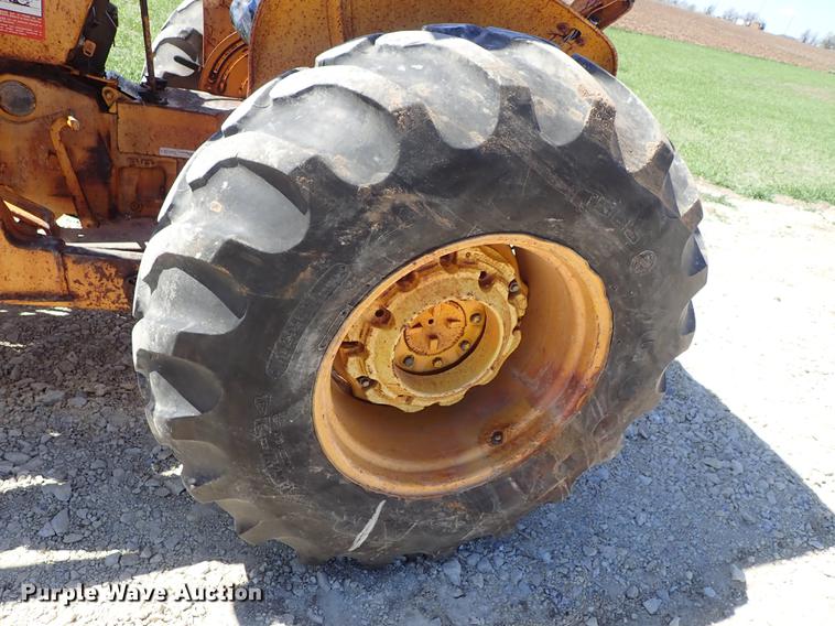 image for item DF1105 John Deere 401C industrial tractor
