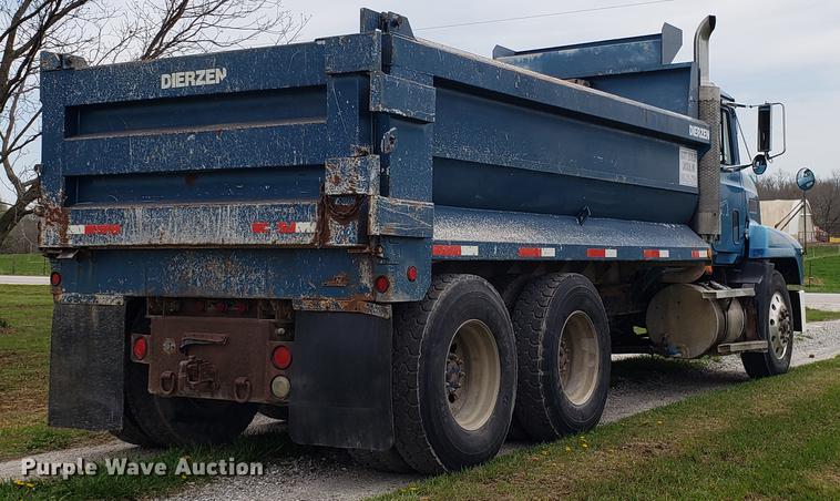 image for item DF3412 1996 Mack CH613 dump truck