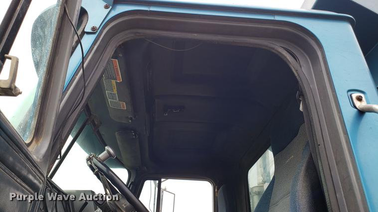 image for item DF3412 1996 Mack CH613 dump truck