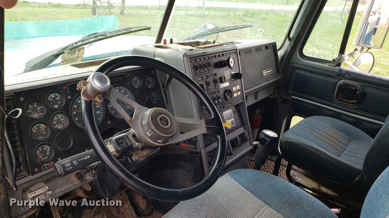 image for item DF3412 1996 Mack CH613 dump truck