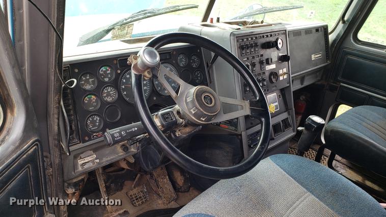 image for item DF3412 1996 Mack CH613 dump truck