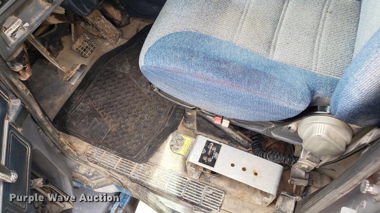 image for item DF3412 1996 Mack CH613 dump truck