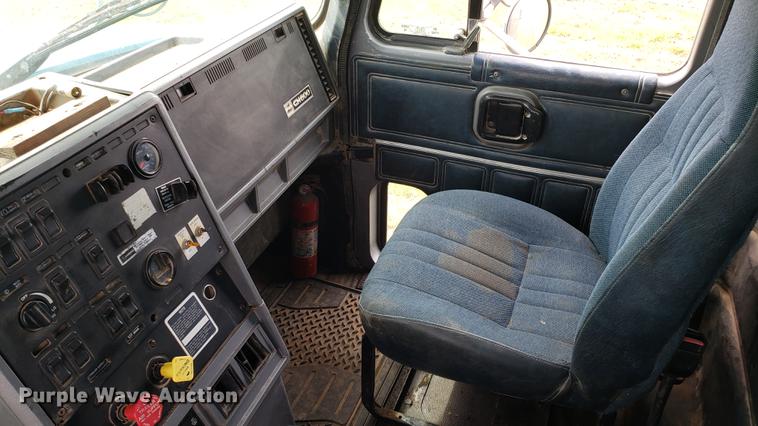 image for item DF3412 1996 Mack CH613 dump truck