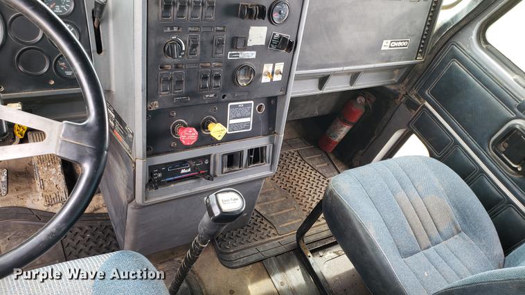 image for item DF3412 1996 Mack CH613 dump truck