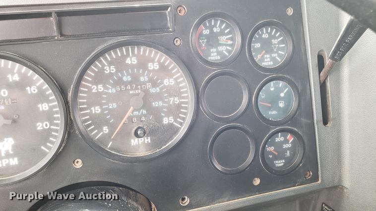 image for item DF3412 1996 Mack CH613 dump truck