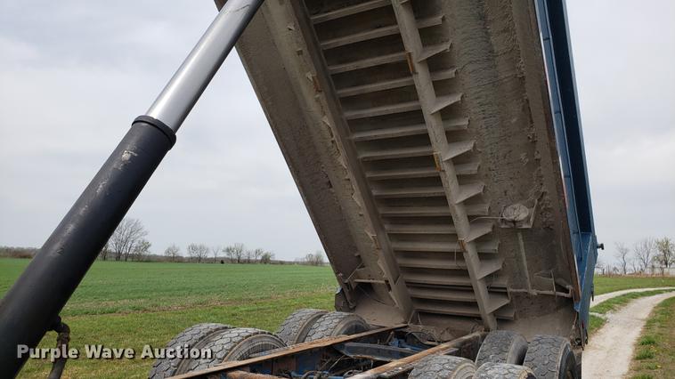 image for item DF3412 1996 Mack CH613 dump truck