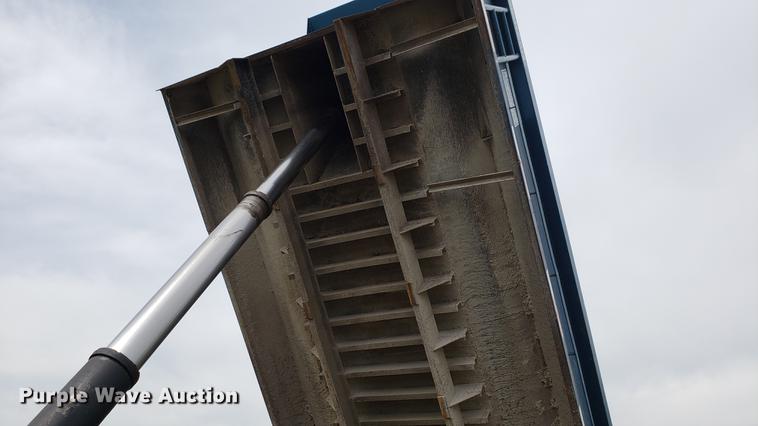 image for item DF3412 1996 Mack CH613 dump truck