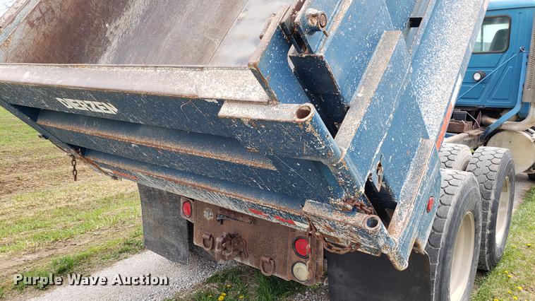 image for item DF3412 1996 Mack CH613 dump truck