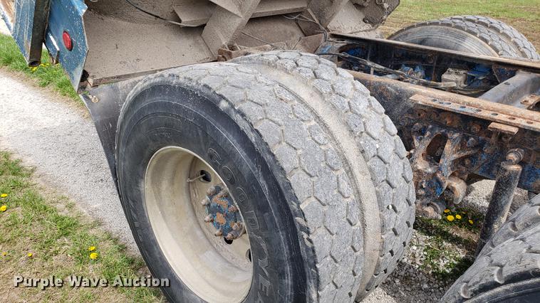 image for item DF3412 1996 Mack CH613 dump truck