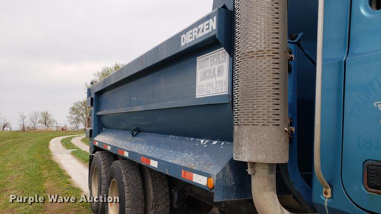 image for item DF3412 1996 Mack CH613 dump truck