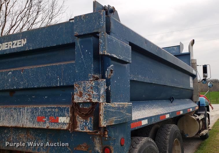 image for item DF3412 1996 Mack CH613 dump truck