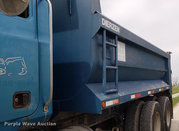 image for item DF3412 1996 Mack CH613 dump truck