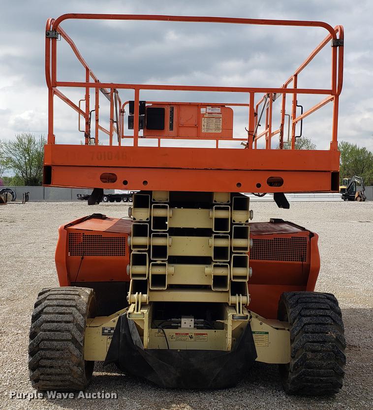 image for item DF3416 JLG 4394RT scissor lift
