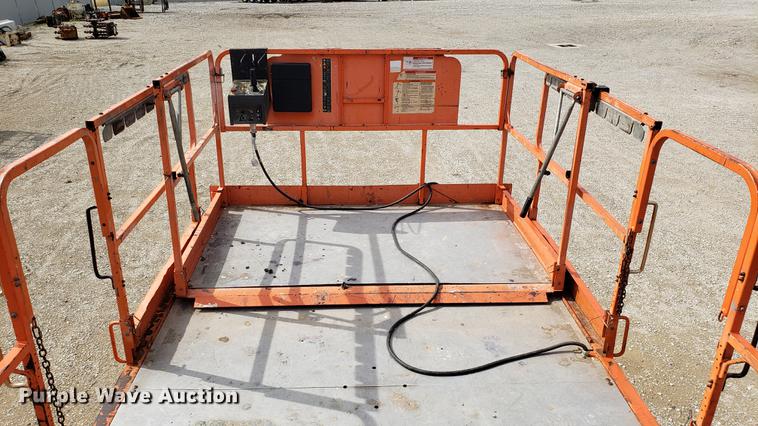 image for item DF3416 JLG 4394RT scissor lift