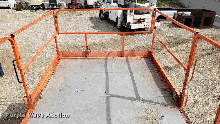 image for item DF3416 JLG 4394RT scissor lift