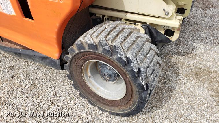 image for item DF3416 JLG 4394RT scissor lift