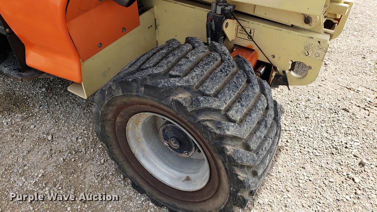 image for item DF3416 JLG 4394RT scissor lift