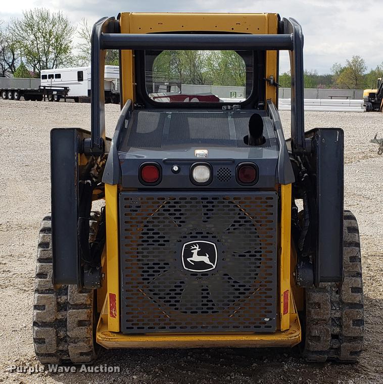 image for item DF3428 2010 John Deere 323D skid steer