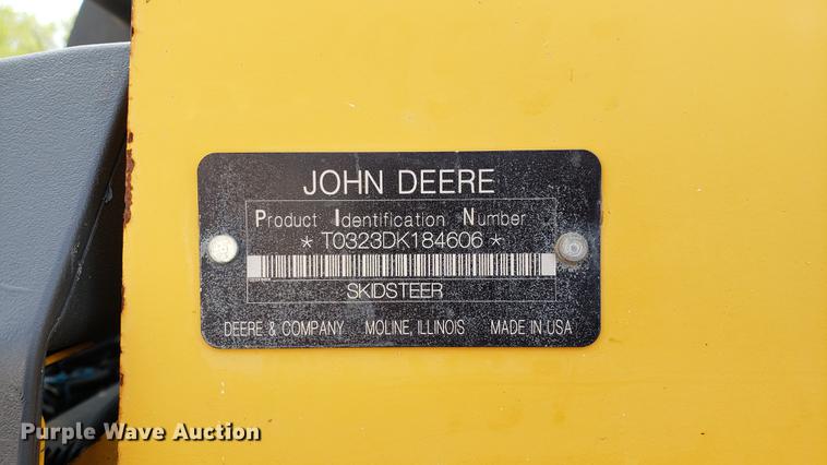 image for item DF3428 2010 John Deere 323D skid steer