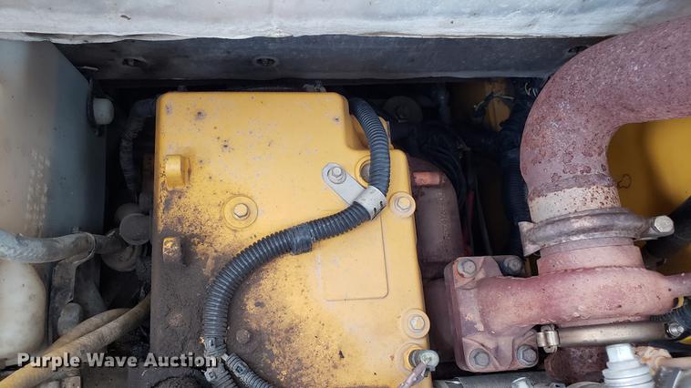 image for item DF3428 2010 John Deere 323D skid steer