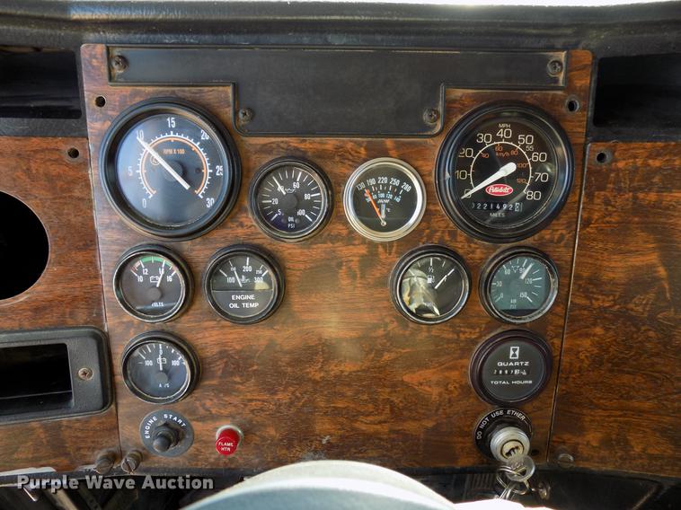 image for item DF4467 1997 Peterbilt 357 dump truck