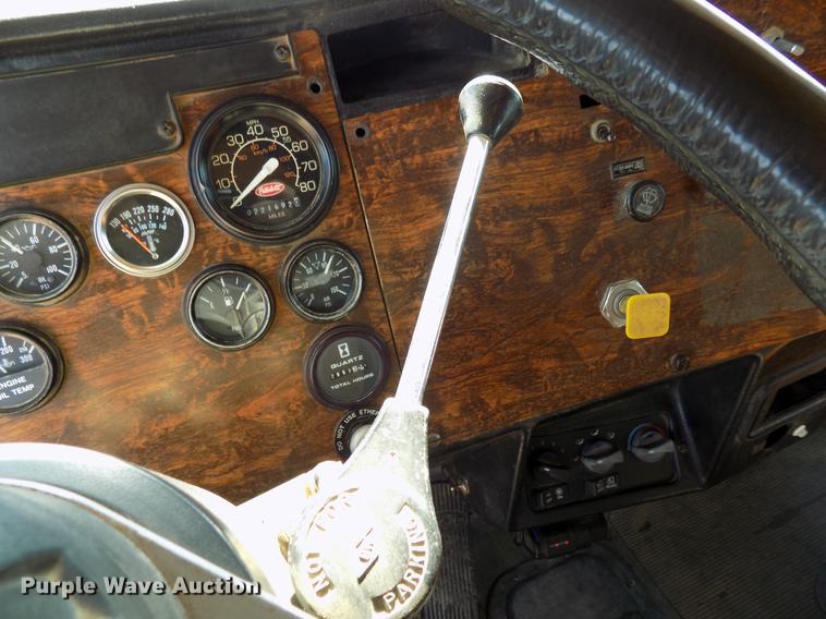 image for item DF4467 1997 Peterbilt 357 dump truck