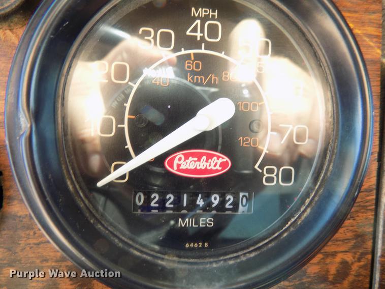 image for item DF4467 1997 Peterbilt 357 dump truck