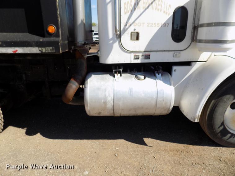 image for item DF4467 1997 Peterbilt 357 dump truck