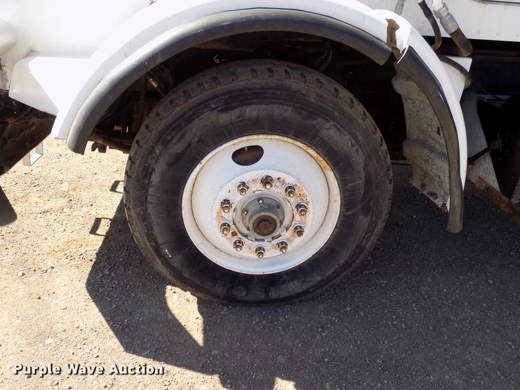 image for item DF4467 1997 Peterbilt 357 dump truck