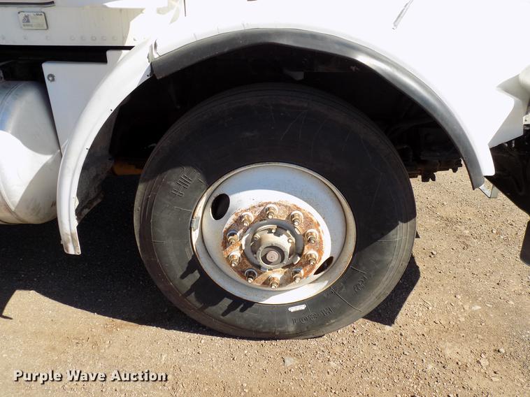 image for item DF4467 1997 Peterbilt 357 dump truck