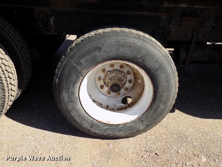 image for item DF4467 1997 Peterbilt 357 dump truck