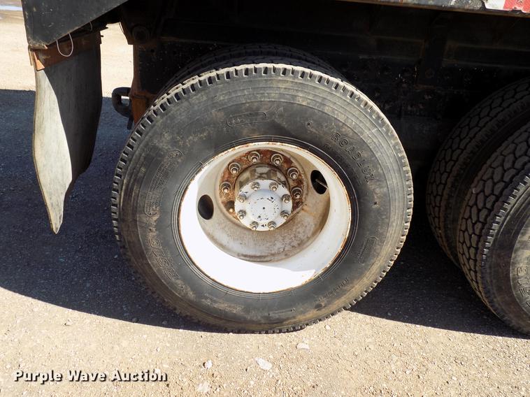 image for item DF4467 1997 Peterbilt 357 dump truck