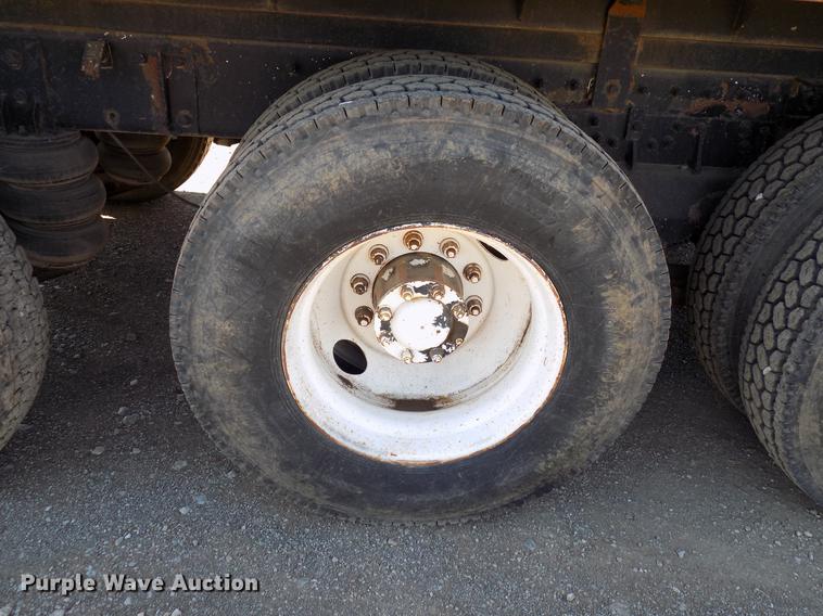 image for item DF4467 1997 Peterbilt 357 dump truck