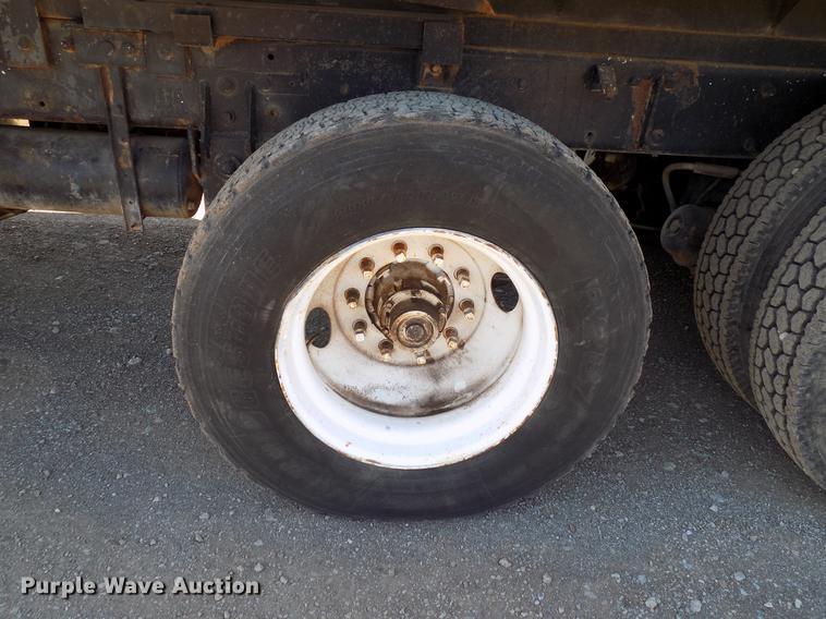 image for item DF4467 1997 Peterbilt 357 dump truck