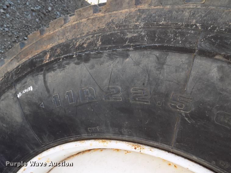 image for item DF4467 1997 Peterbilt 357 dump truck