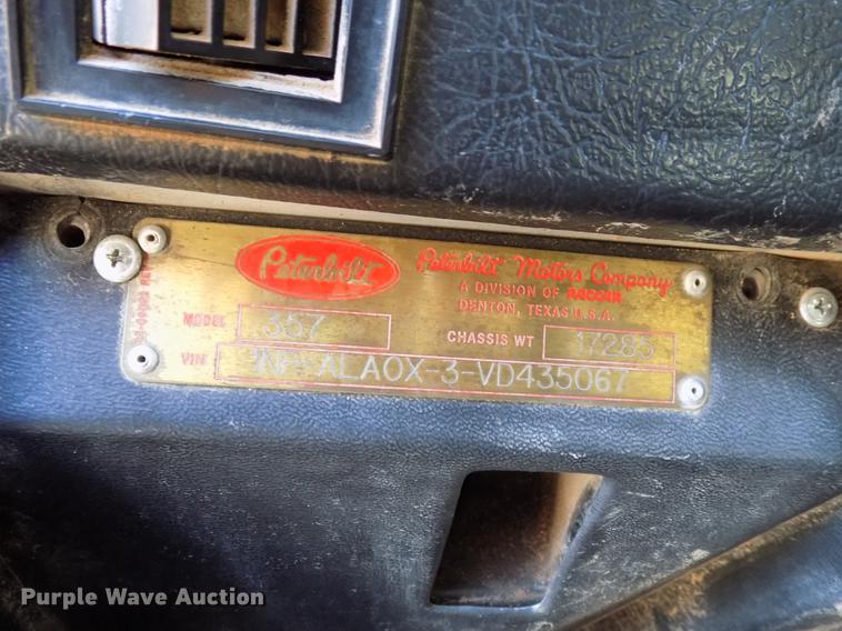 image for item DF4467 1997 Peterbilt 357 dump truck