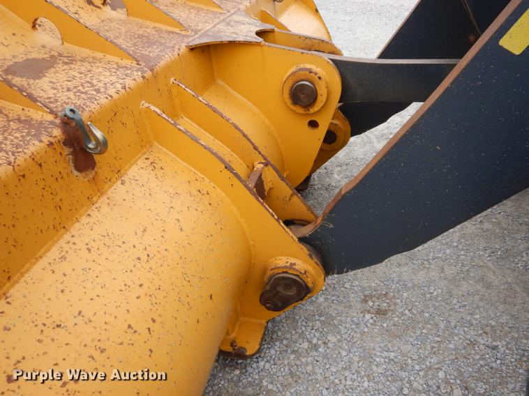 image for item DF6585 2011 John Deere 644K wheel loader