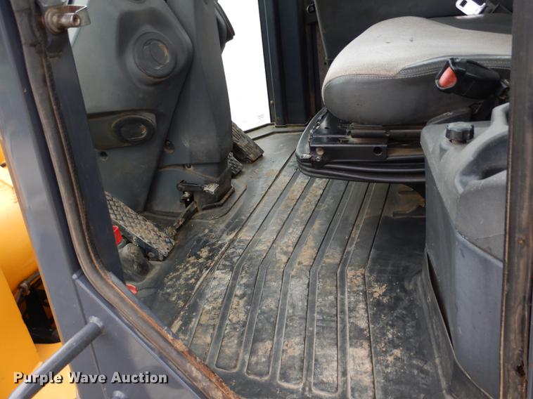 image for item DF6585 2011 John Deere 644K wheel loader