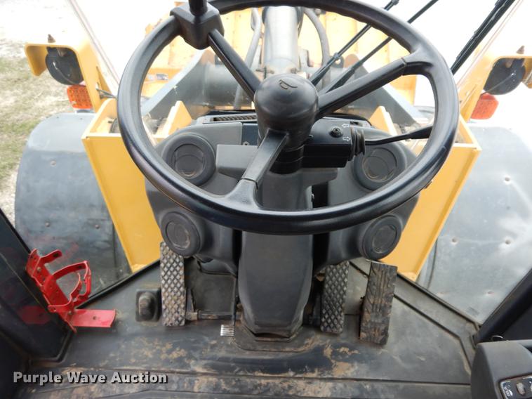 image for item DF6585 2011 John Deere 644K wheel loader