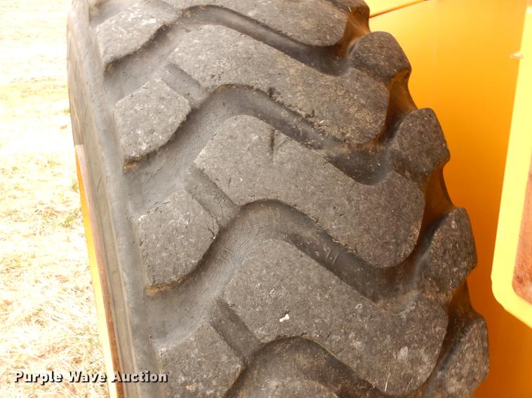 image for item DF6585 2011 John Deere 644K wheel loader