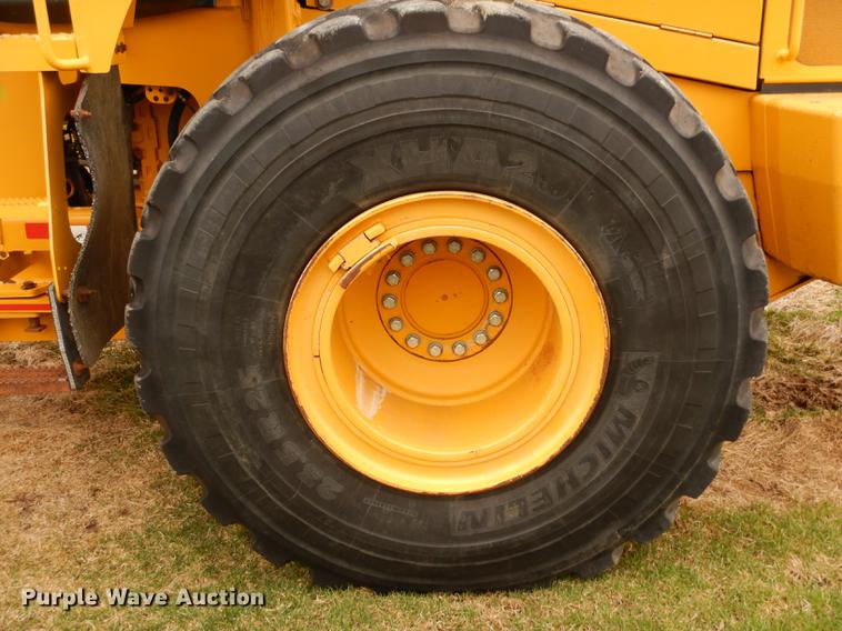 image for item DF6585 2011 John Deere 644K wheel loader